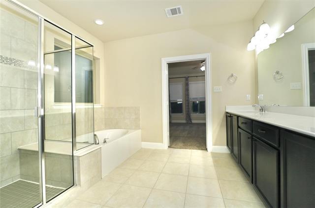 Building Photo - 5705 Petunia Ln