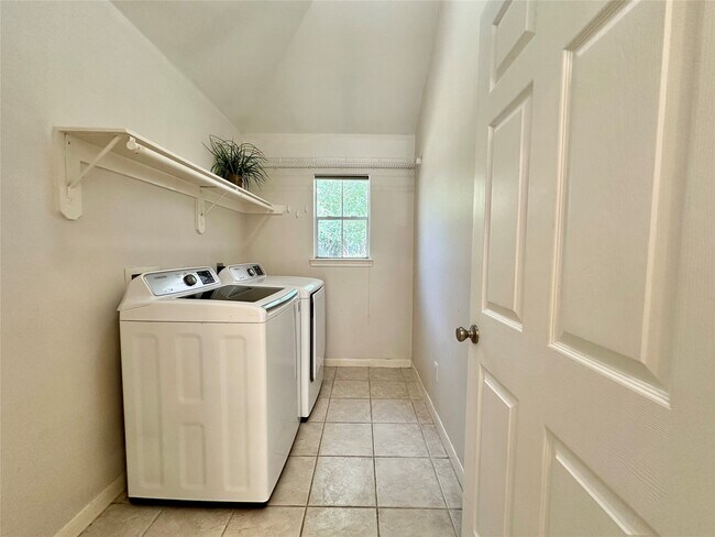 Building Photo - 1318 Cedar Terrace Ct