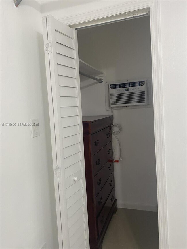 Building Photo - 2141 N 58th Ave