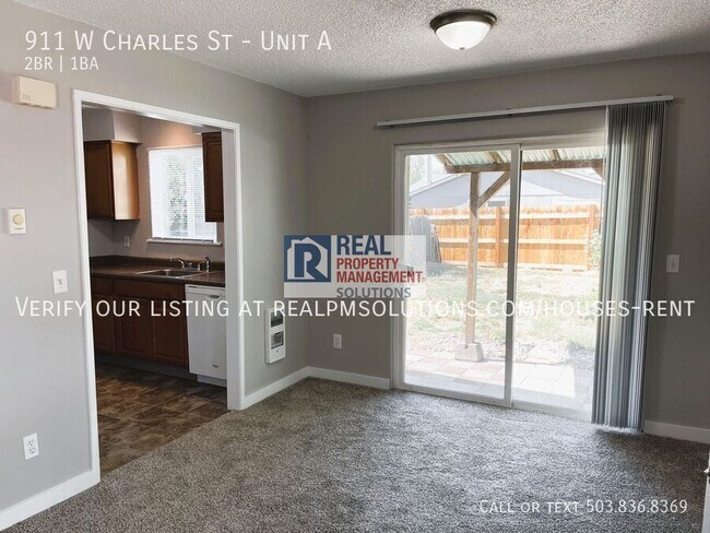 Building Photo - 911 Charles St