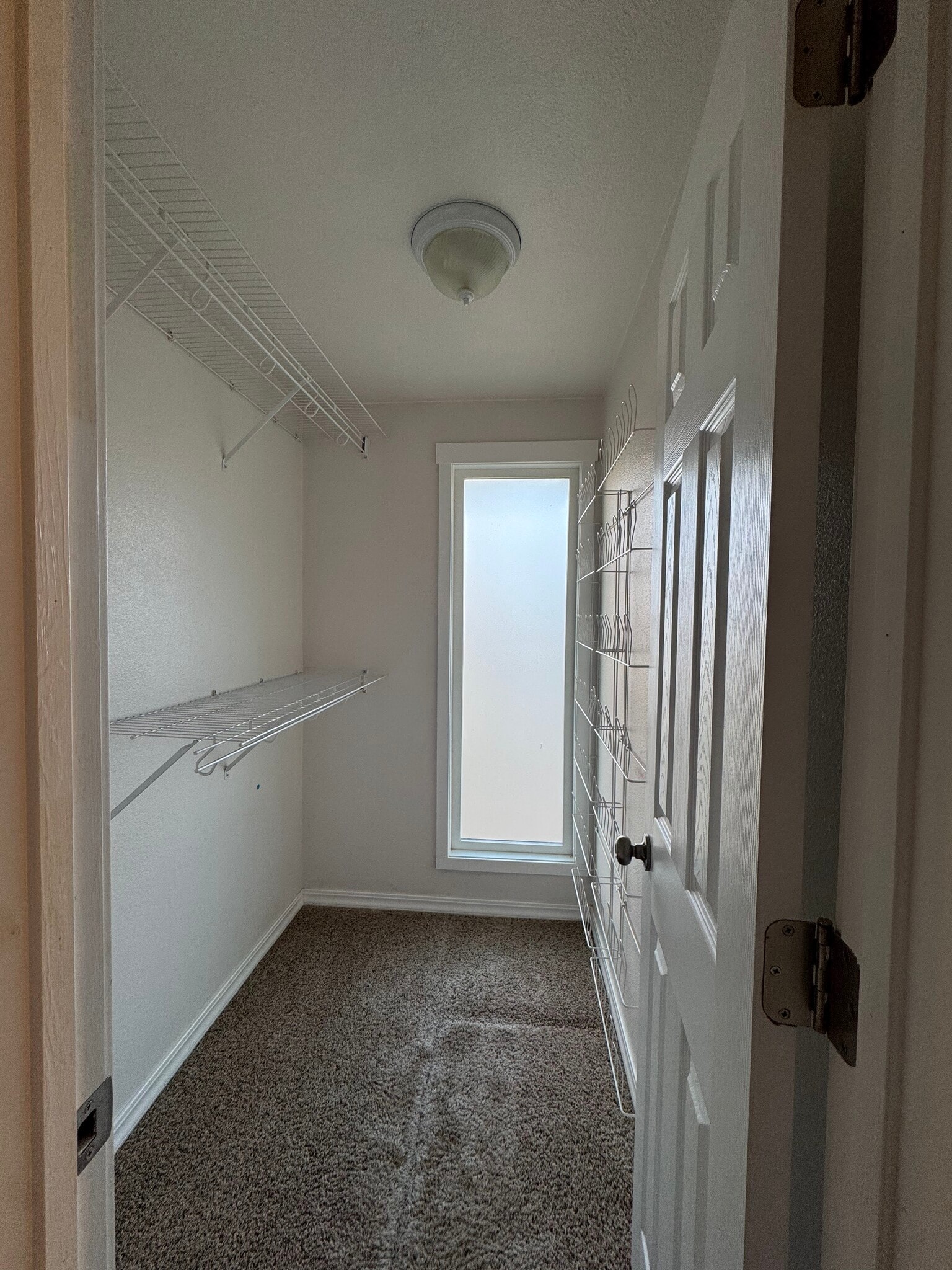 Building Photo - 9775 SW Robbins Dr