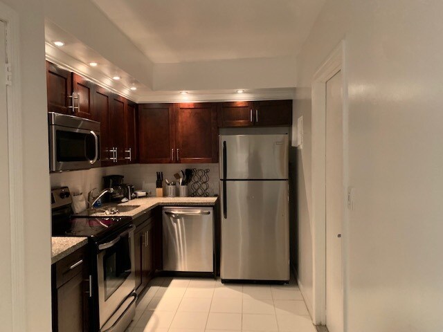 Building Photo - 2426 SE 17th St