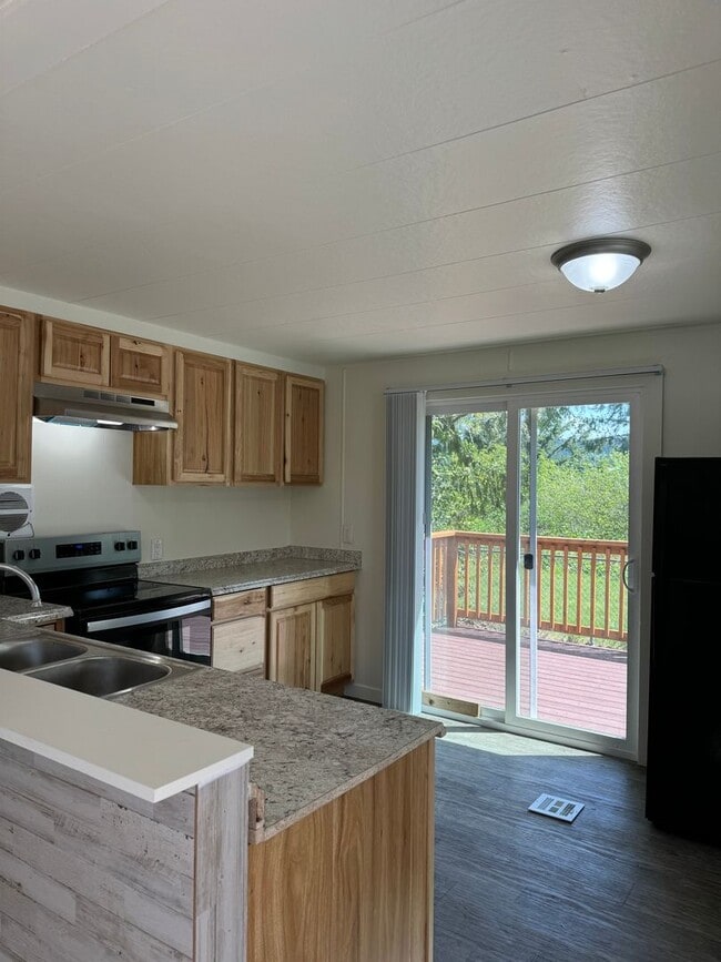 Building Photo - 2 Bedroom 1 Bathroom for rent 675 Square feet