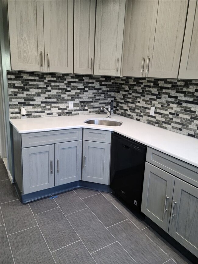 Building Photo - 5202 Bergenline Ave