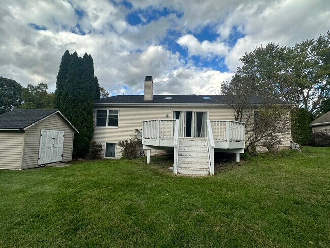 Building Photo - 4934 Claredon Pl