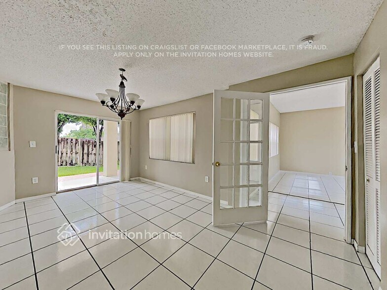 Building Photo - 4500 SW 154th Pl