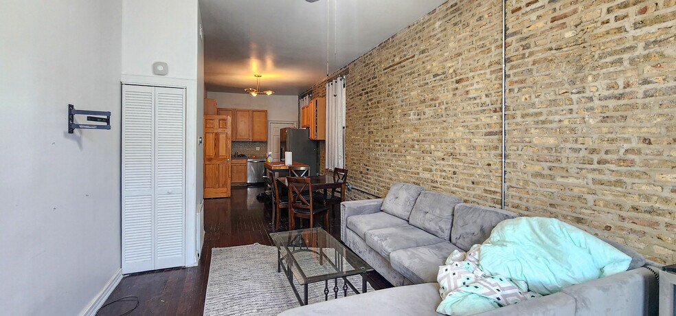 Primary Photo - 1224 N Cleaver St
