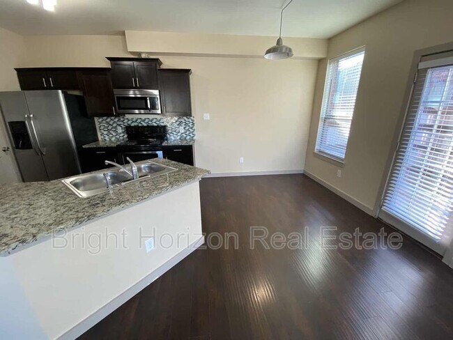 Building Photo - 3617 Valley Vista Dr