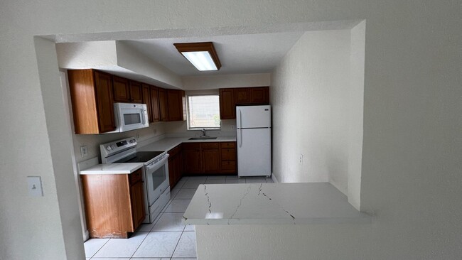 Building Photo - 2748 SW 8th St