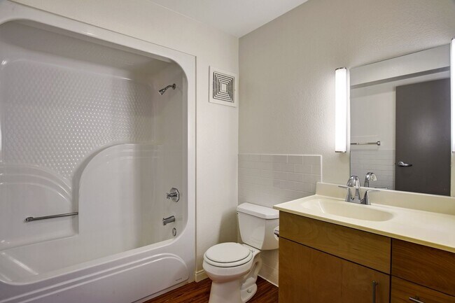 Building Photo - Trendy Live Work Loft Kensington Park Plaza