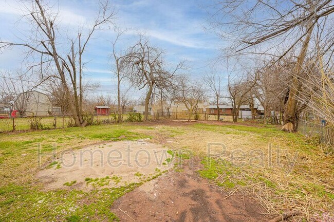 Building Photo - 3932 SE 22nd St