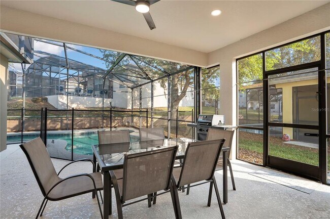 Building Photo - 544 Pineloch Dr