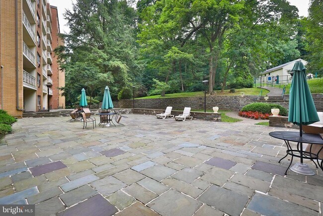 Building Photo - 7900 Old York Rd