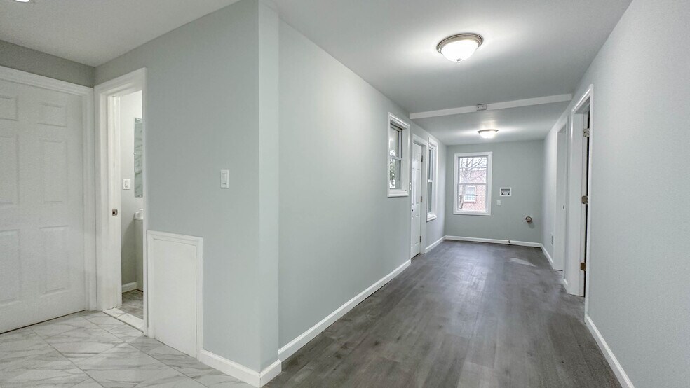 Building Photo - 17 Pearl St