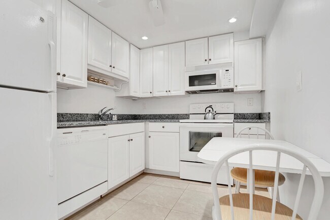 Building Photo - 3301 S Ocean Blvd