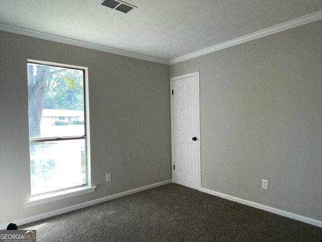 Building Photo - 8759 Embrey Dr