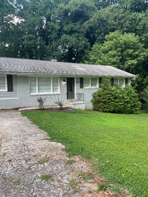 Building Photo - 660 Monticello Dr