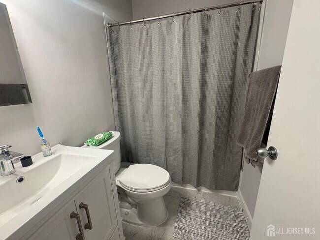 Building Photo - 87 Ridgeview Cir