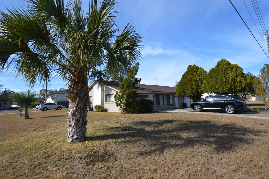 Building Photo - 7947 Pinehurst Dr