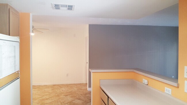 Building Photo - Three Bedroom Southwest Condo, Tile, Ground Floor