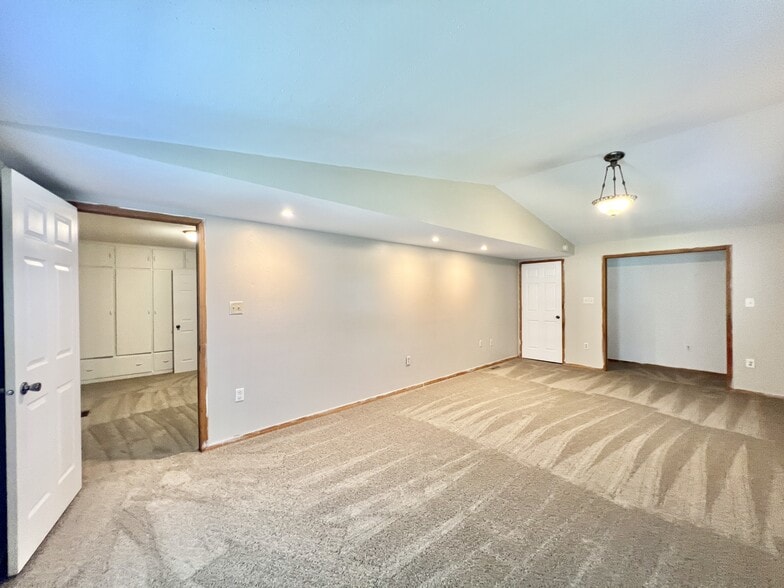 Building Photo - 1425 Sharon St