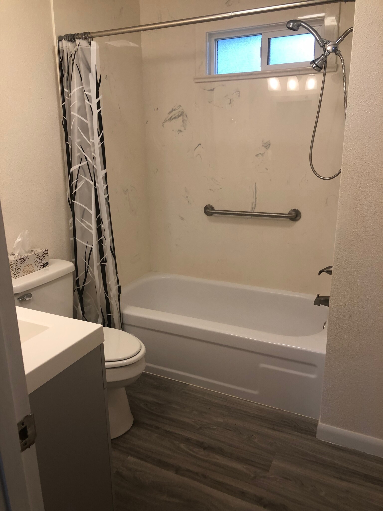 Building Photo - 228 Teakwood Dr