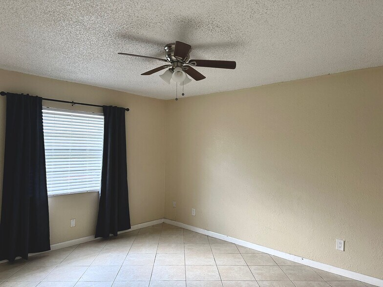 Building Photo - 11688 NW 45th St