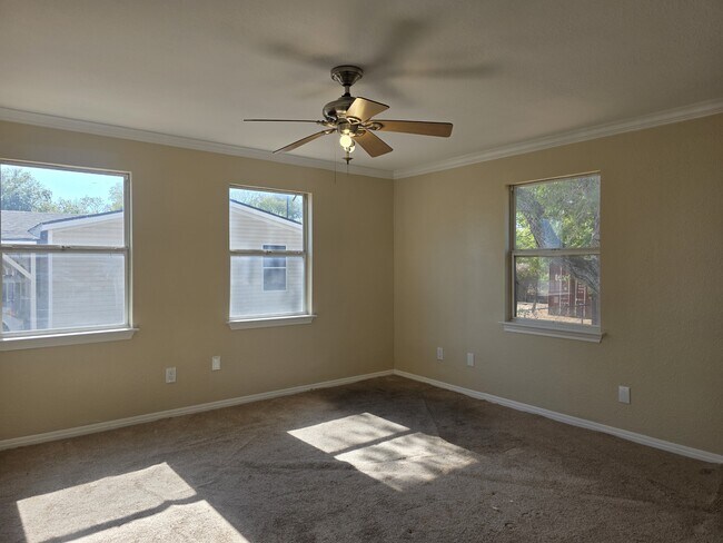 Building Photo - 3106 Fallwell Ln