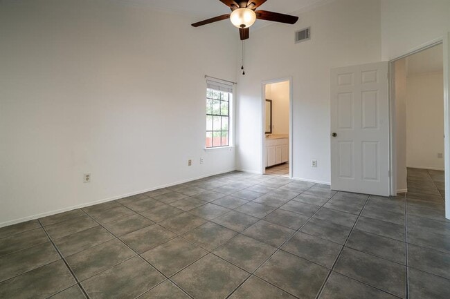 Building Photo - 1601 Primrose Trail