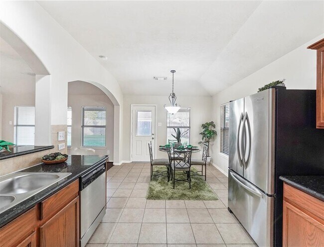 Building Photo - 25110 Hazel Ranch Dr
