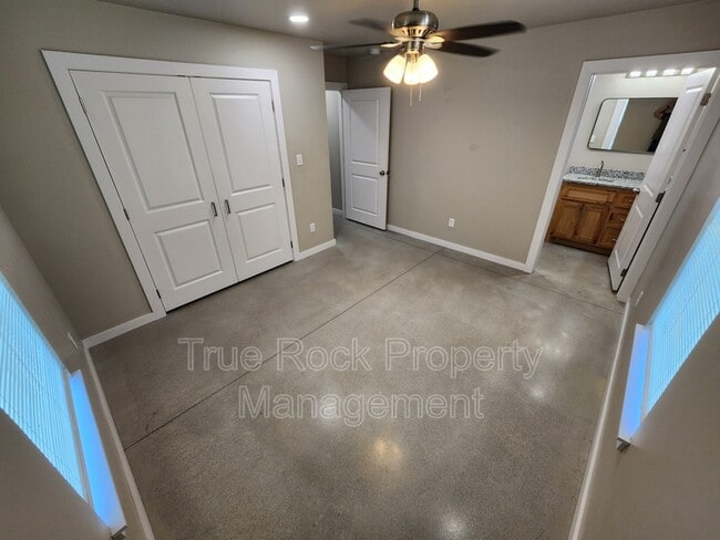 Building Photo - 13760 County Rd 1554