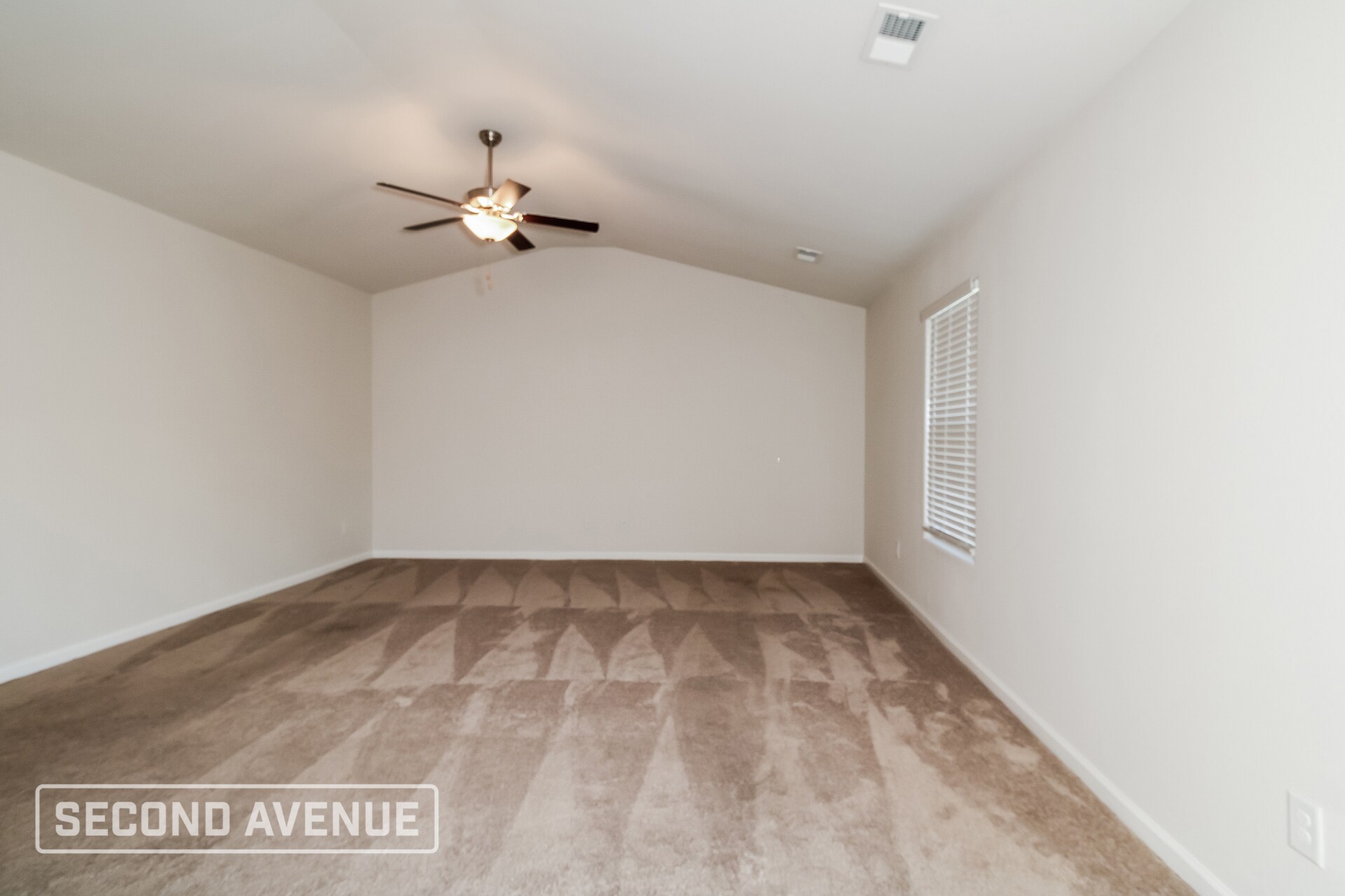 Building Photo - 411 Misty Knl Dr