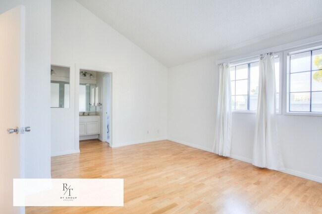 Building Photo - 15748 Tetley St