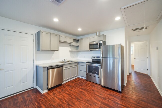 Building Photo - 4529 Rosemont St