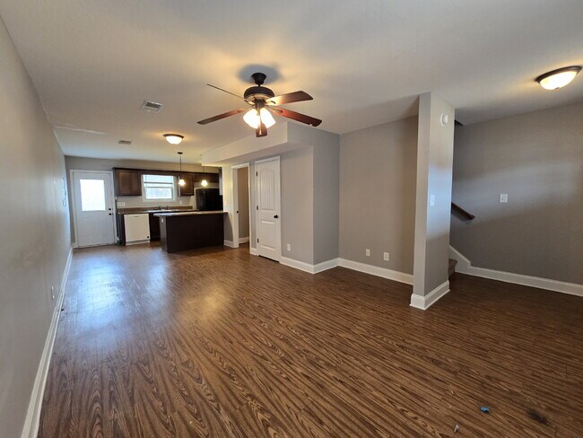 Building Photo - 1771-D SPRING WATER DR, CLARKSVILLE, TN 37040