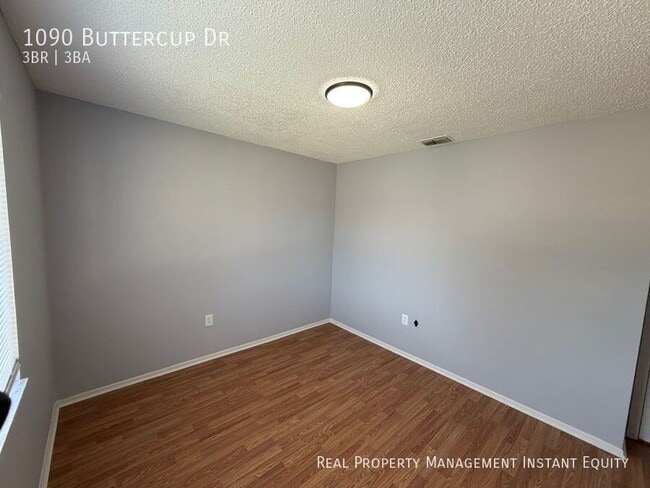 Building Photo - 1090 Buttercup Dr