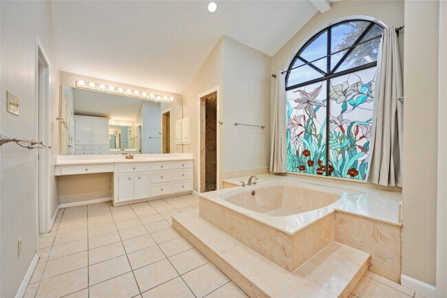 Building Photo - 21214 Park Bend Dr