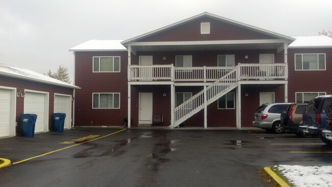 Primary Photo - Newly painted 3 Bedroom 1 Bathroom in 4plex