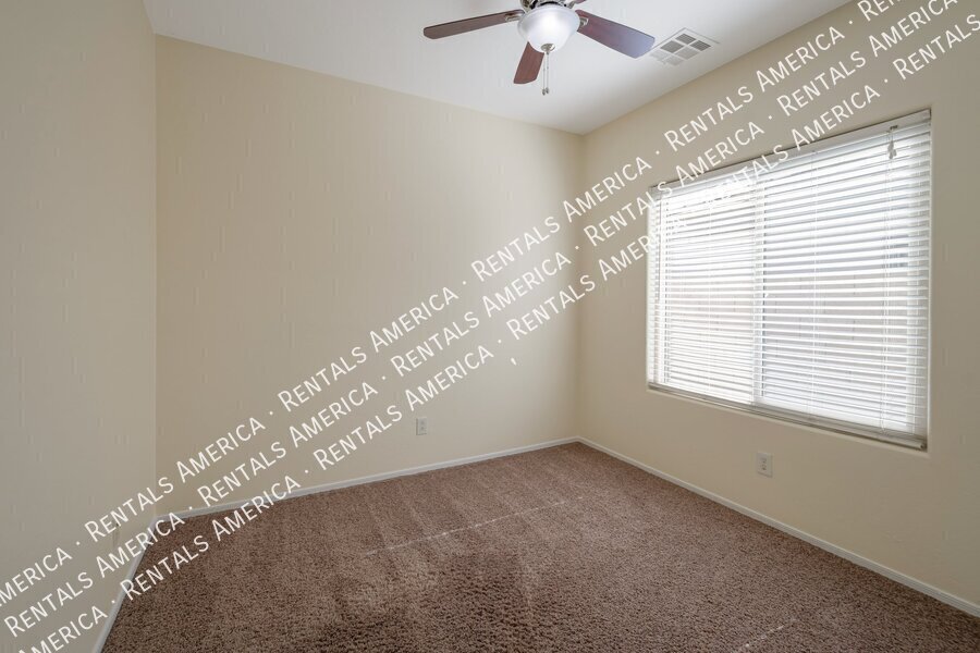 Building Photo - 3051 S Eugene