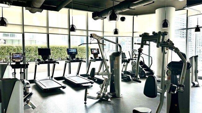 Building Photo - 55 SW 9th St