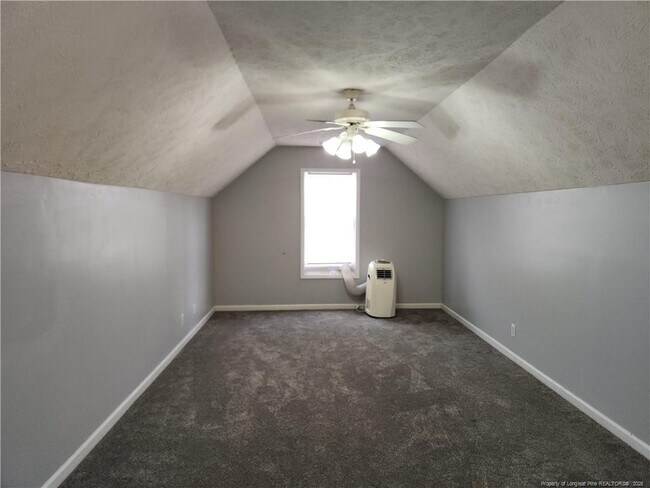 Building Photo - 7720 Redwood Ave