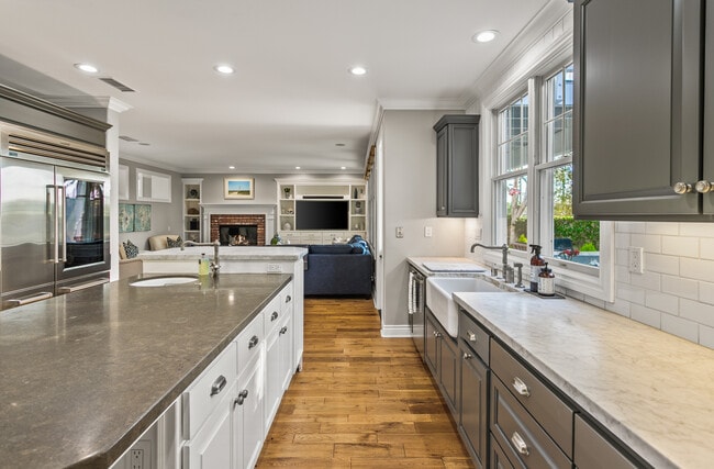 Building Photo - 13 Cape Danbury