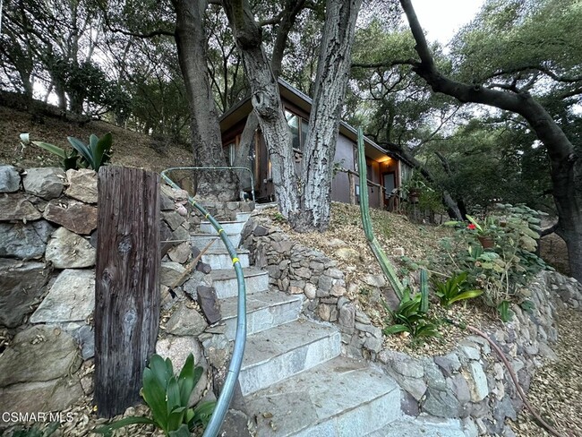 Building Photo - 1281 Old Topanga Canyon Rd