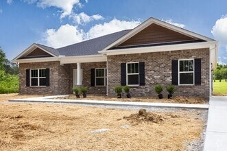 Building Photo - 4 Bedroom, 2 Bath