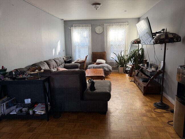 Building Photo - 26 Case Ave