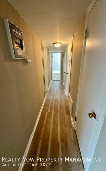 Building Photo - 2817 Noble Rd