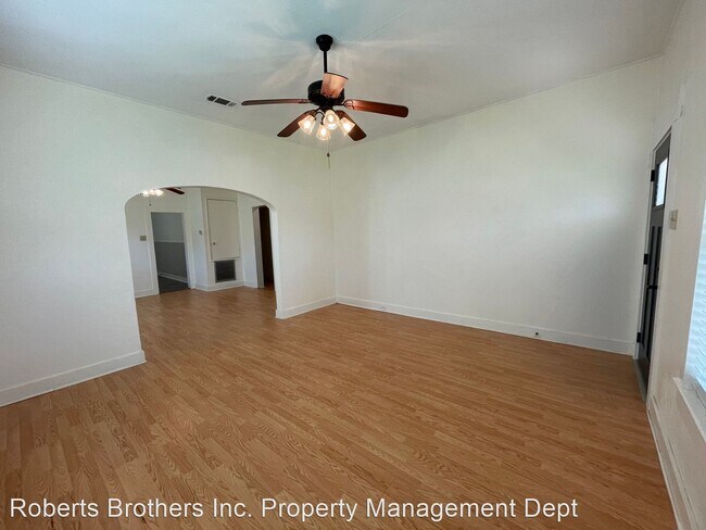 Building Photo - 2 br, 1 bath House - 207 NW 1st Street