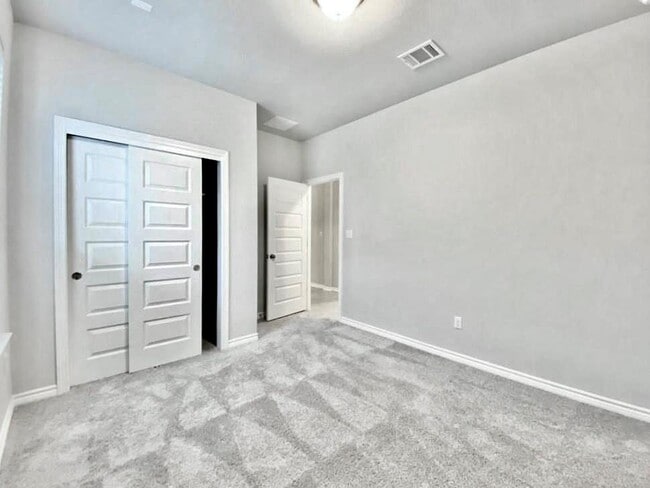 Building Photo - 816 Alta Wy
