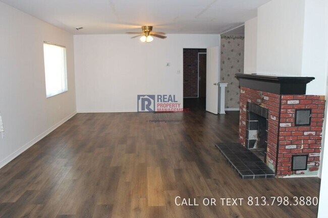 Building Photo - 621 Sunset Dr