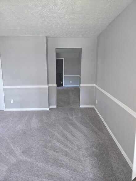 Building Photo - 2123 Highland Ave